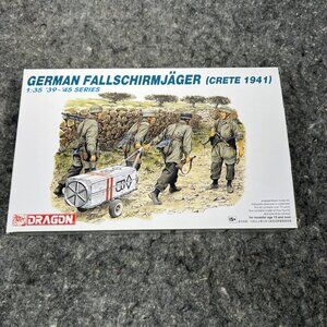 Dragon Model Kit 39 to 45 Series Germany 1:3  German Fallshirmjager Crete 1941
